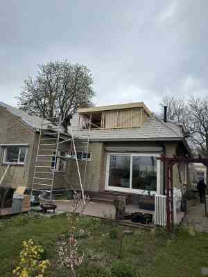 Complete Dakkapelbouw en Dakrenovatie met Isolatie en Nieuwe Dakgoten.jpg
