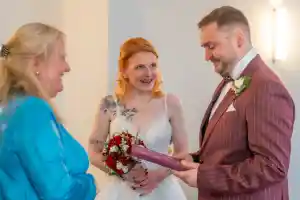 02 Hochzeit im Standesamt Ribnitz-Damgarten.jpg