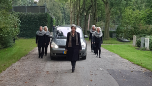 uitvaartverzorger_groningen_Lotus_uitvaartverzorging_en_-begeleiding_7.jpg