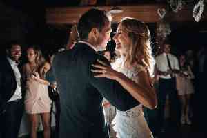 videograf_w%C3%BCrzburg_LOVE_&_LIGHTS_-_Hochzeitsfotograf_Mario_Schmitt_4.jpg