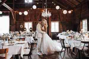 videograf_w%C3%BCrzburg_LOVE_&_LIGHTS_-_Hochzeitsfotograf_Mario_Schmitt_3.jpg