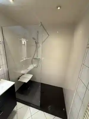 Van douchecabine naar ruimte inloopdouche met lage instap .jpg