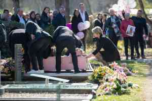uitvaartverzorger_katwijk_Aurelia_Uitvaartbegeleiding_4.jpg