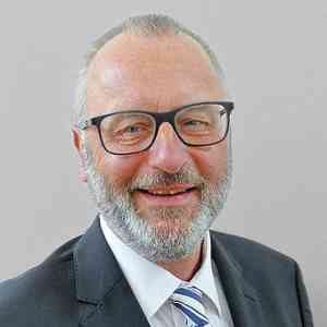 rechtsanwalt_bergisch-gladbach_Rechtsanwalt_Constantin_Martinsdorf_|_Fachanwalt_für_Arbeitsrecht_2.jpg