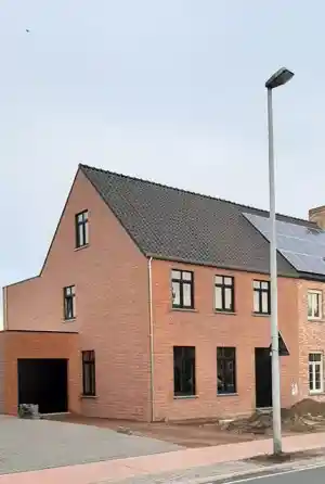 Buitenschrijnwerk uit eigen atelier .jpg