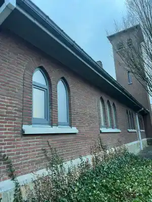 PVC ramen en deuren – Parochiehuis Het Kapelleke Oud-Waterschei.jpg