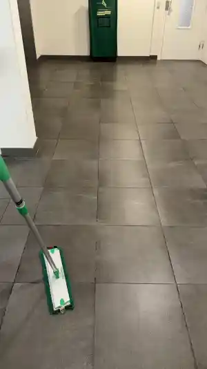 schoonmaakbedrijf_zoetermeer_Faisal_cleaning__services_V.O.F_5.jpg