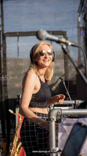 dj_loenen_DJ_Senga__2.jpg