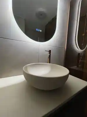 Badkamer en toilet renovatie Amsterdam Nieuw West.jpg