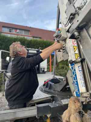 verhuisfirma_ieper-voormezele_DVH_Verhuizingen_&_liftservice_Westhoek_7.jpg