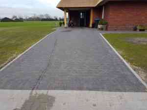 stratenmaker_bornerbroek_Bestratingsbedrijf_B_&_L_2.jpg