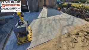 stratenmaker_delden_Te_veldhuis_bestrating_&_grondwerk_5.jpg