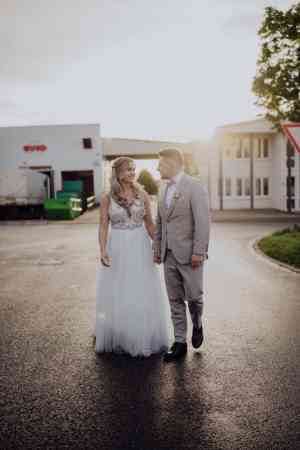 Sonnenuntergangs-Shooting Alex & Andy im Industriegebiet .jpg