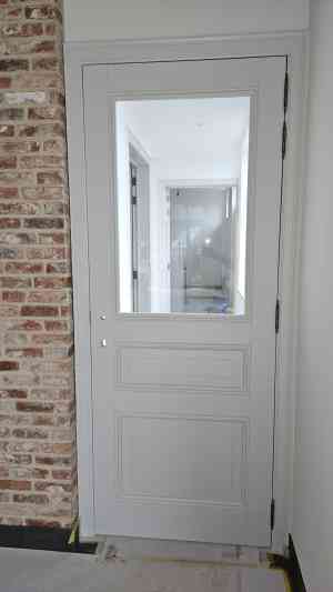 Spuiten van deuren.jpg