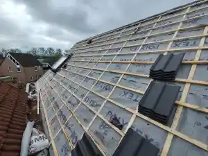 96m² pannendak renovatie dmv beton pannen, folie en latwerk.jpg