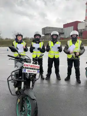 rijschool_deurne_Antwerpse_Rijschool_2.jpg
