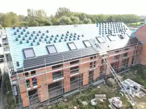 Volledige dakconstructie en dakwerken voor nieuwbouwproject.jpg