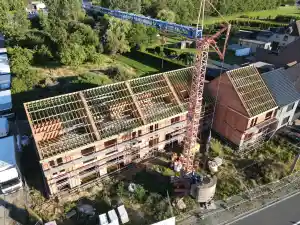 Volledige dakconstructie en dakwerken voor nieuwbouwproject.jpg