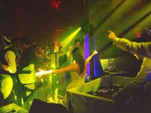 dj_schelle_Discobar_Maurice_2.jpg