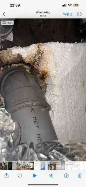 Afgebroken afvoerbuis in de kruipruimte!.jpg