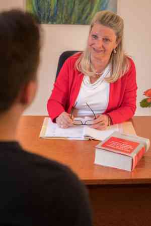 rechtsanwalt_struppen_Rechtsanwaltskanzlei_Marina_Meissner_3.jpg
