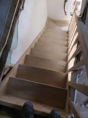 Houten trap renovatie – strak en modern.jpg