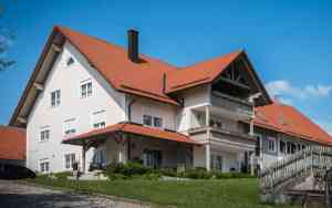 maler_apfeltrach_R._Kuhn_-_Malerbetrieb_und_Farbenfachhandel_5.jpg