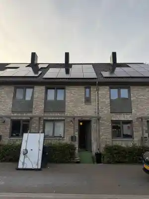 10 zonnepanelen .jpg