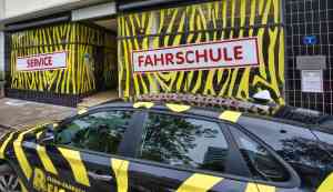 fahrschule_karlsruhe_Zebra_Driving_School_Karlsruhe_-_Durlach_-_Ettlingen_(Zebra-Fahrschule_Axel_Reichenberger_City)_3.jpg