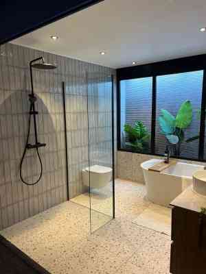 Tegelwerk showroom badkamers (zakelijk).jpg