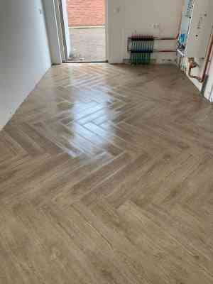 Tegelwerk visgraatvloer particulier (particulier).jpg