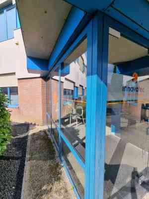 schoonmaakbedrijf_tiel_Blue_light_clean_6.jpg