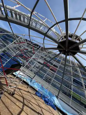 Reinigen van staalreconstructie winkelcentrum presikaaf .jpg