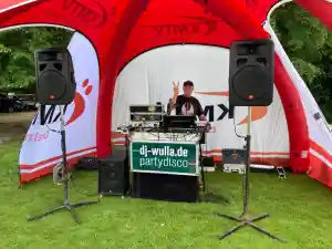 dj_schwedeneck_DJ-Wulla🎶_Mobile_Partydisco_7.jpg