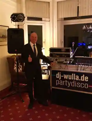 dj_schwedeneck_DJ-Wulla🎶_Mobile_Partydisco_2.jpg