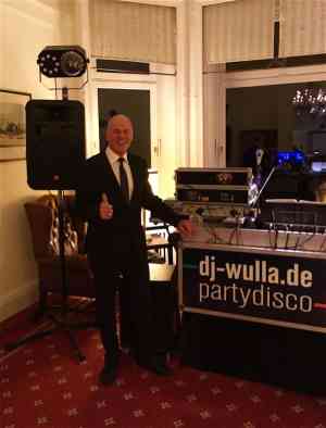 dj_schwedeneck_DJ-Wulla🎶_Mobile_Partydisco_7.jpg