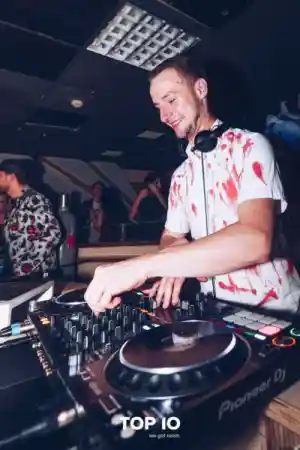 dj_stuttgart-m%C3%B6nchfeld_DJ_Xter_Hochzeits_DJ_&_Event_DJ_3.jpg