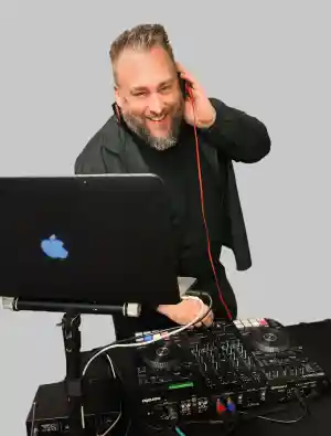 dj_frankfurt-am-main_Firstclass_DJ_3.jpg
