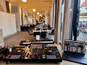 dj_bad-nauheim_Pianist_&_DJ_aus_Bad_Nauheim_I_pianoplus.de_6.jpg
