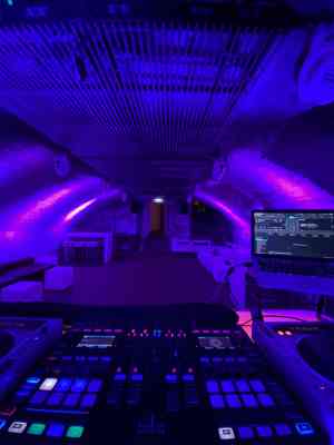 dj_offenbach_Hochgefühl_-_DJs_*_Artisten_*_Musiker_6.jpg