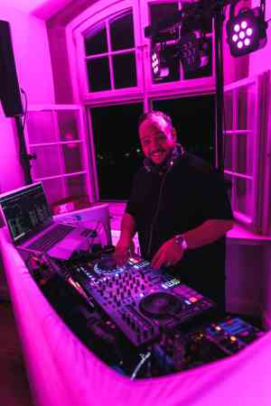 freie-redner_salach_Hochzeits_und_Event_DJ_ARINO_2.jpg