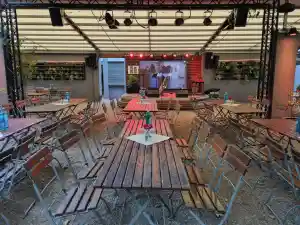 45.Jahrestag (Paar) im Kölner Stadtgarten.jpg