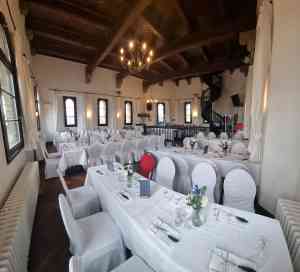Burg-Hochzeit Köln.jpg