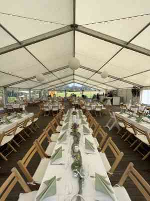 Hochzeit mit 180 Personen im Zelt.jpg