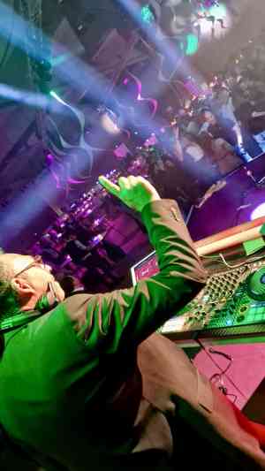 dj_schrecksbach_DJ_Taner_|_DJ_für_Hochzeiten_&_Events_7.jpg