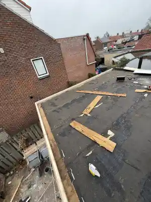 dakdekker_rosmalen_van_Uden_Dakwerken_2.jpg