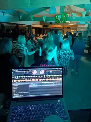 Gezellige 50 jarige verjaardag feest ..jpg