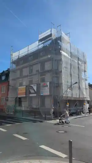 Dachsanierung mit PV-Anlage und viel Schieferarbeiten in Frankfurt.jpg