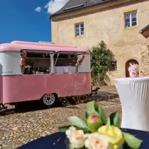 catering_saara-nobitz_Zuckertusch_Foodtruck_-_Sweet_Streetfood_Catering_3.jpg