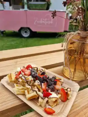 catering_saara-nobitz_Zuckertusch_Foodtruck_-_Sweet_Streetfood_Catering_2.jpg